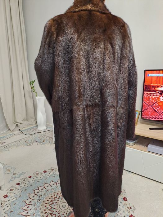 Продам норковую шубу