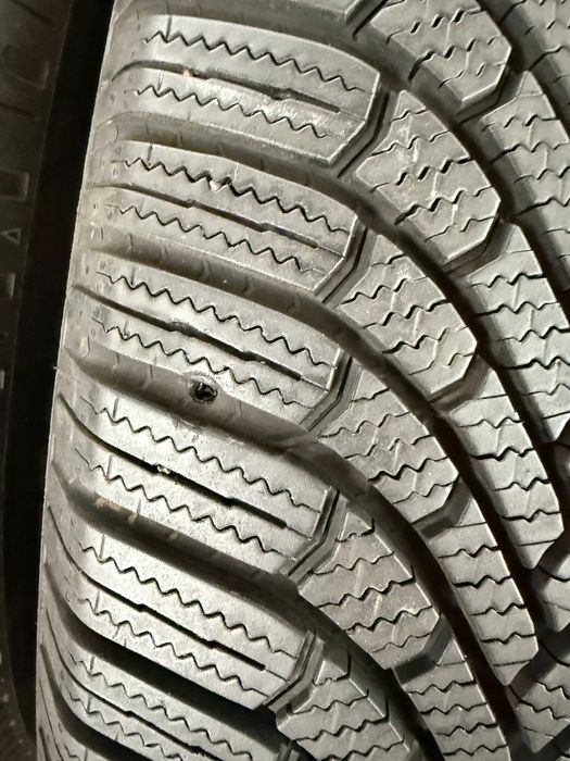 2 Anvelope Iarna 225/65/17 Bridgestone 2024