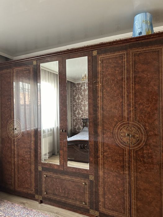 Продам спальный гарнитур