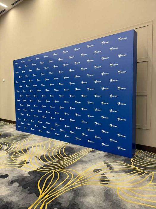 Стенды фотозоны пресс-волл