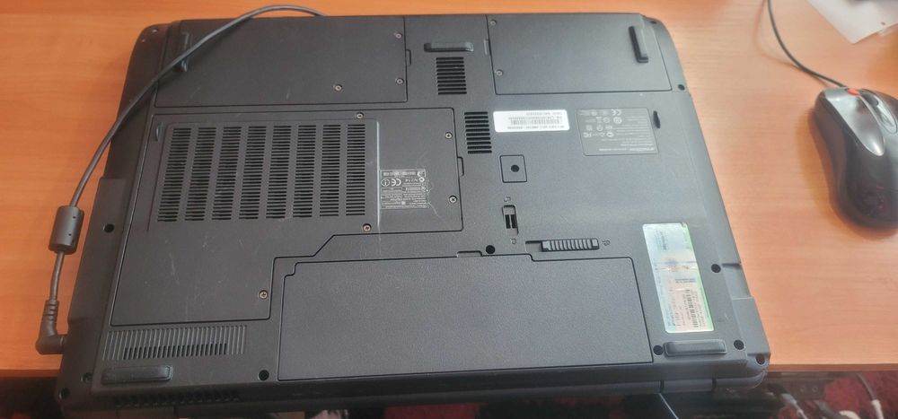 E mashines /Acer/ G720  18 инчов