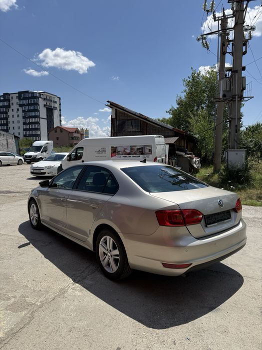 VOLKSWAGEN Jetta 2012 — imagine 4