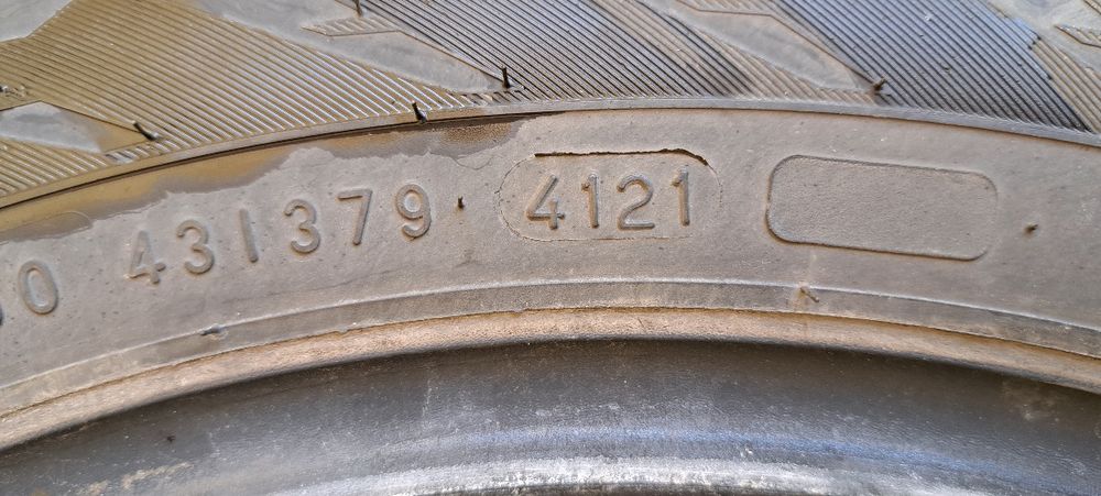 Всесезонна гума Nokian 195/60/15