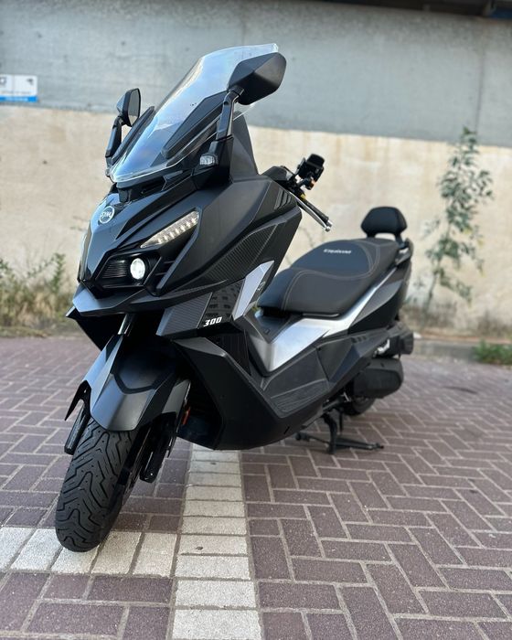 SYM Cruisym 300 – an 2023 | 4.800 km, carnet service | Stare impecabil