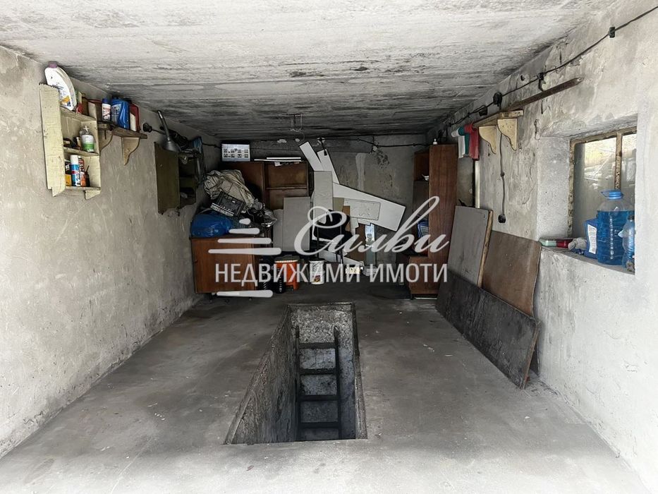 Дава се под наем Гараж / Паркомясто в Шумен, 2-ри корпус - 14 кв.м за 61.2 € - Снимка #1