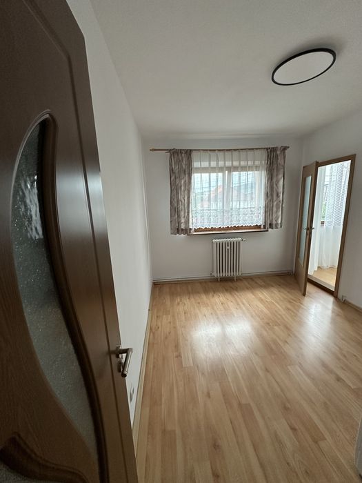 Apartament 4 camere / etajul 1 / 86 MPU / Lazaret