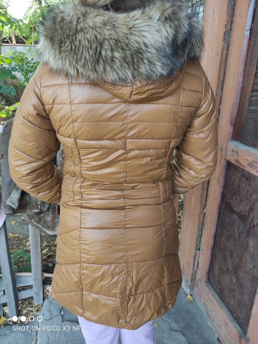 Продам женскую куртку