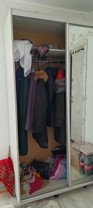 Продам шкаф для прихожей 55 000