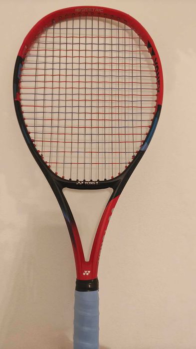 Vând rachetă de tenis Yonex Vcore 95 Shapo L3 2024