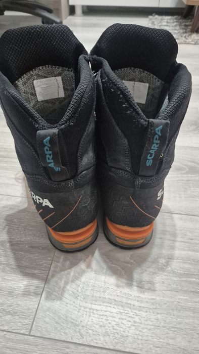 Bocanci Scarpa cu prindere coltari