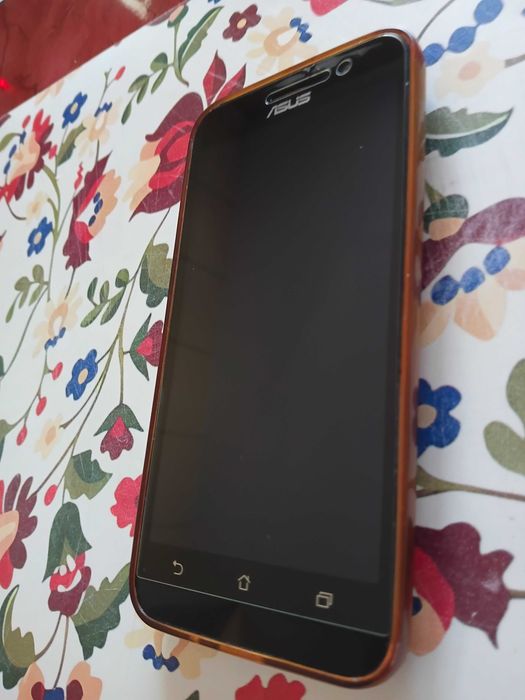 Telefon android, marca Asus