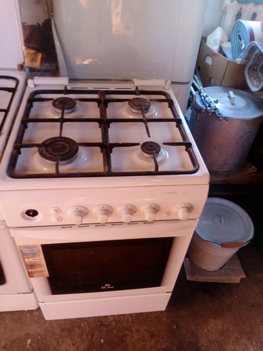 Продам газовые плиты 2 шт.