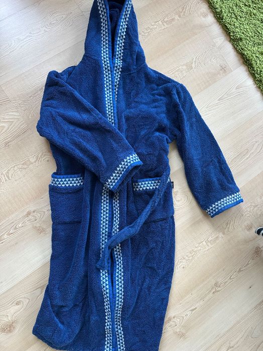 Халат за момче 158см. Високо качество.