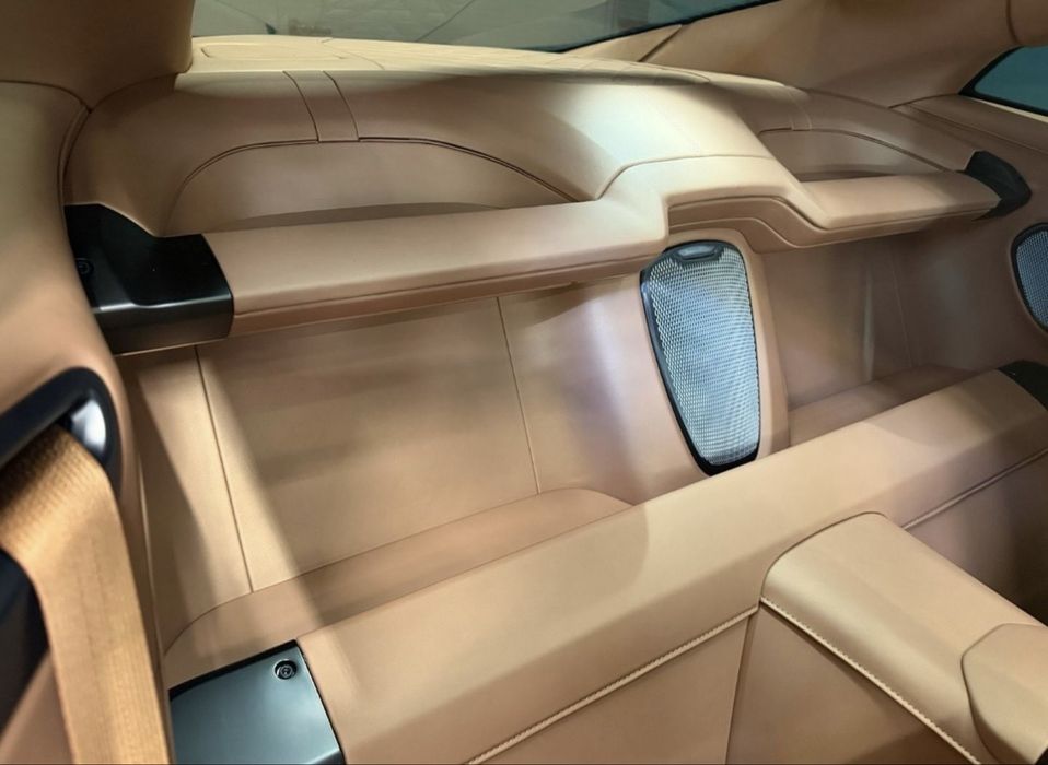 Aston Martin Vanquish Coupe 2026