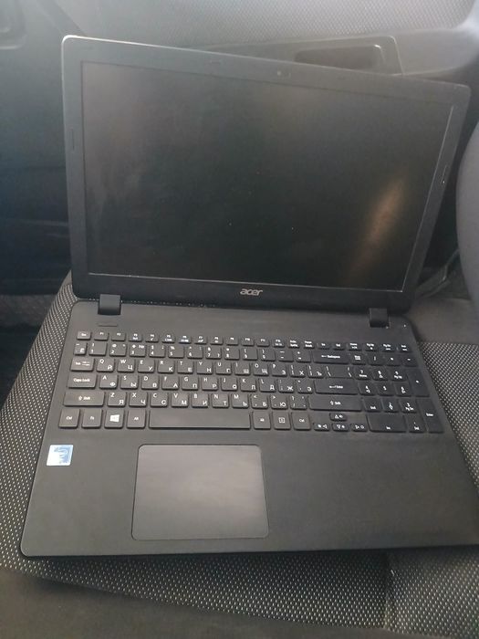 Ноутбук сотилади