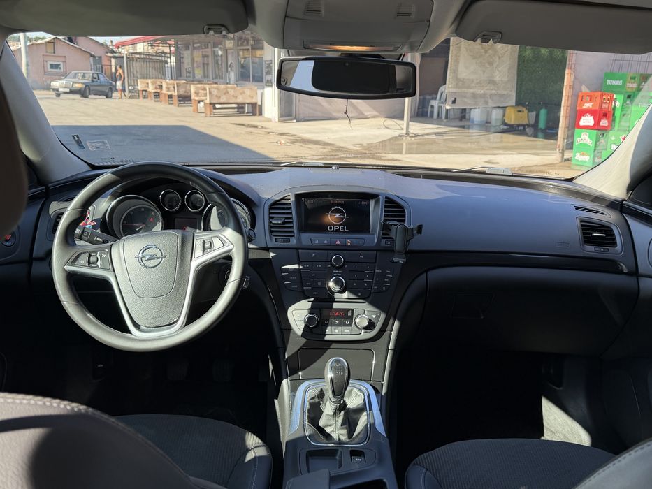 Opel  insiguia Комфорт: Климатроник, Ел.стъкла, Ел.огледала, Алуминиеви