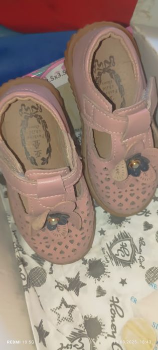 Обувь на девочку