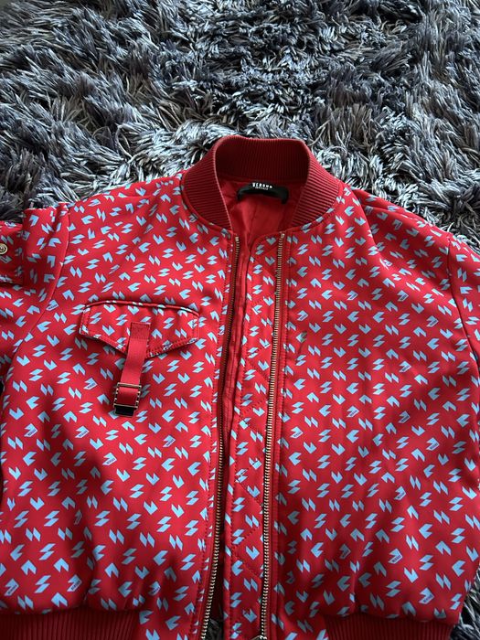 Яке от естествена кожа-коралов цвят на Зара