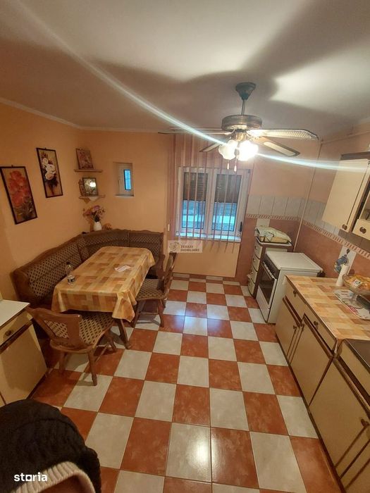 Apartament 3 camere /PARTER/Focsani/72 mp/SCOALA 10