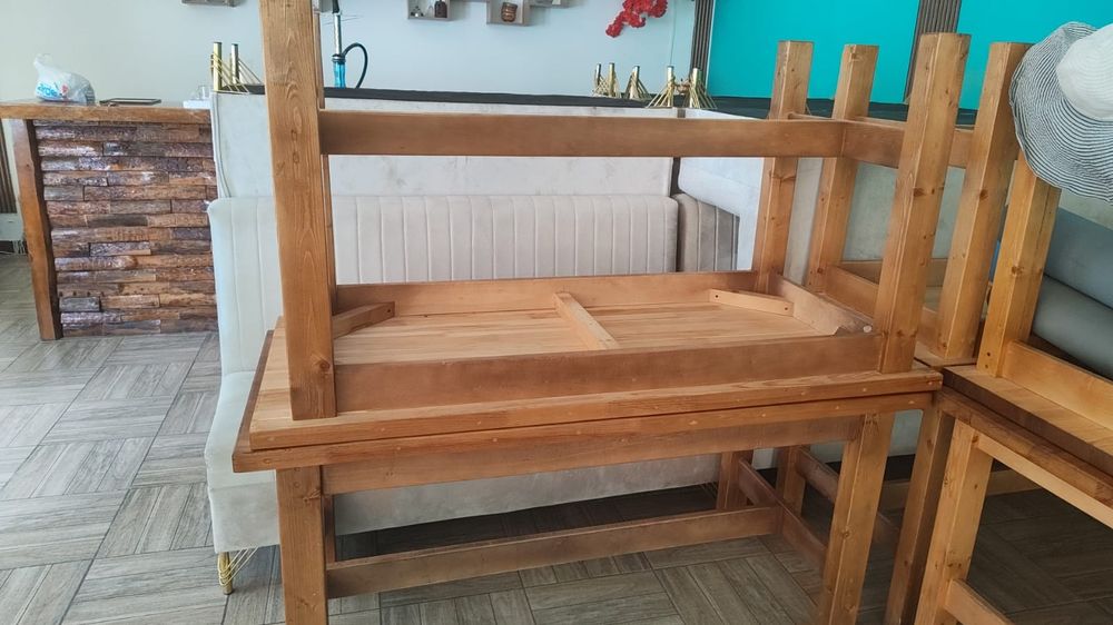 Продам диваны и столы