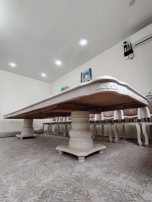 Продаю стол и стулья бу