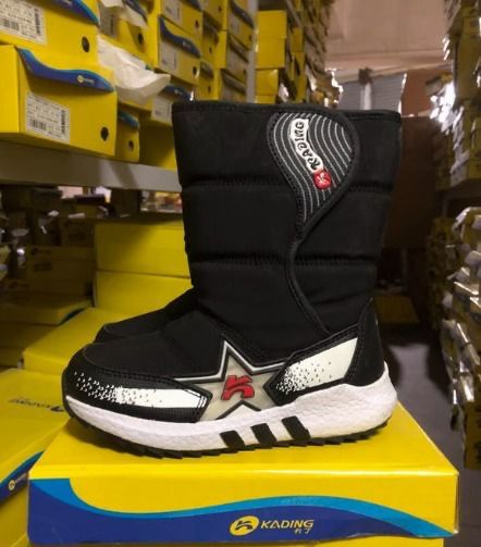 Новые сапожки для ребенка