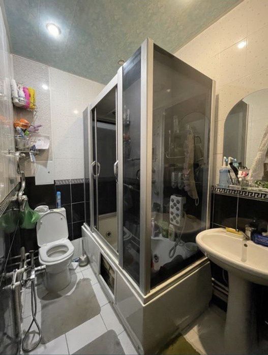 Продается 3ком на Башлыке массив Вся мебель и техника остаеться