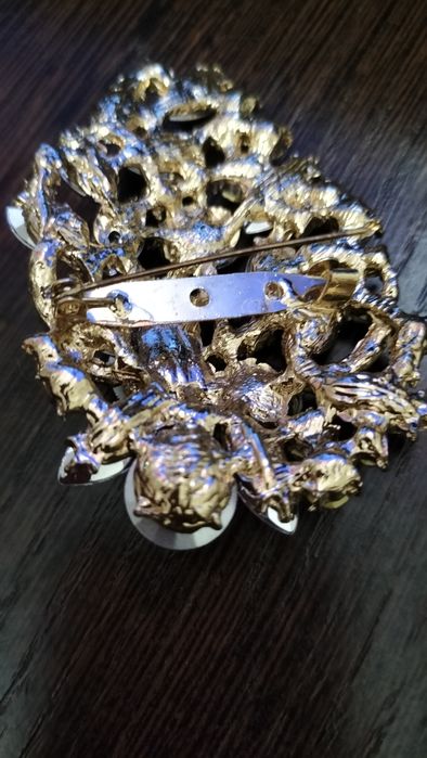 Брошка бу хорошем состоянии