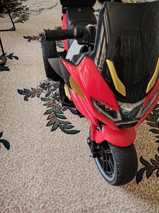 Детский мотоцикил сотилади