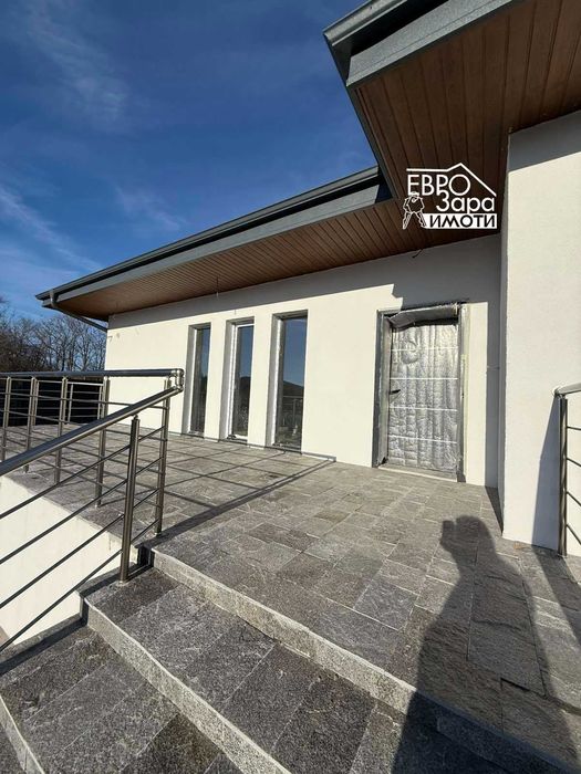 УНИКАЛНА новопостроена КЪЩА в село Змейово