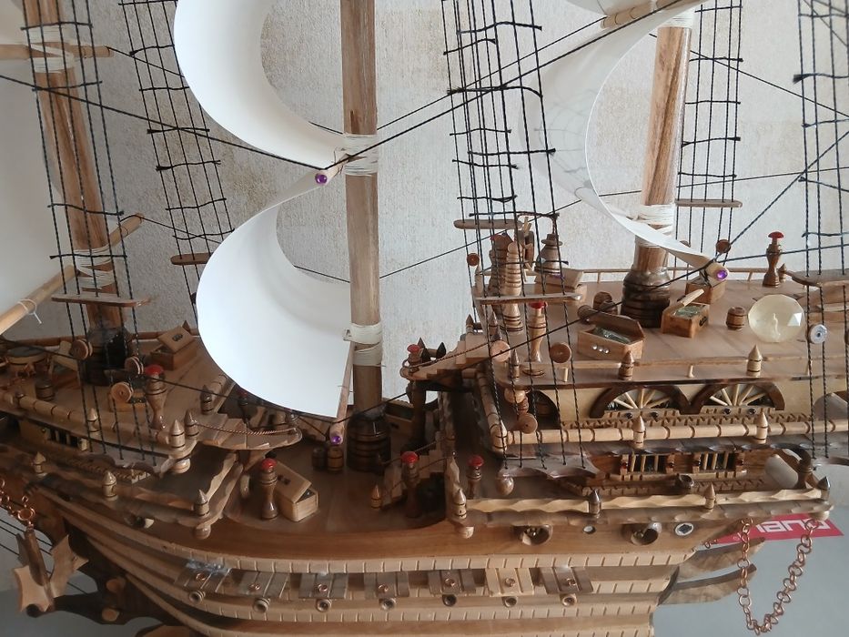 Корабль для декора кафе, офисов и гостиниц.