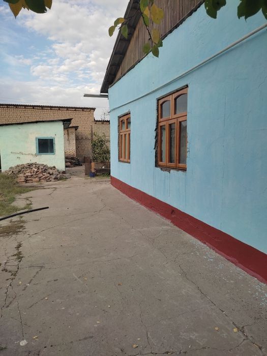 Уй сотилади кулай жойда жойлашган