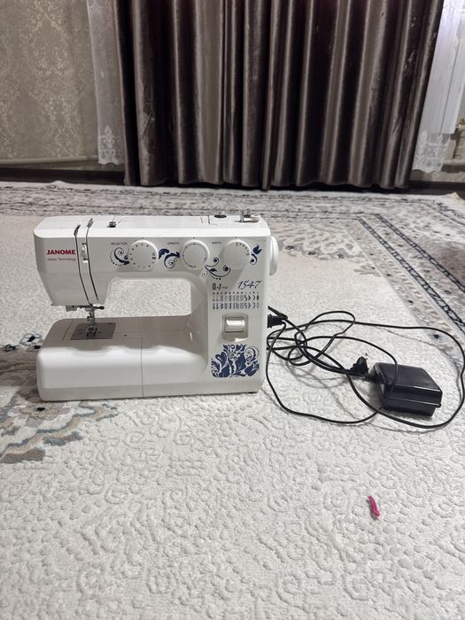 Швейная машинка Janome 1547