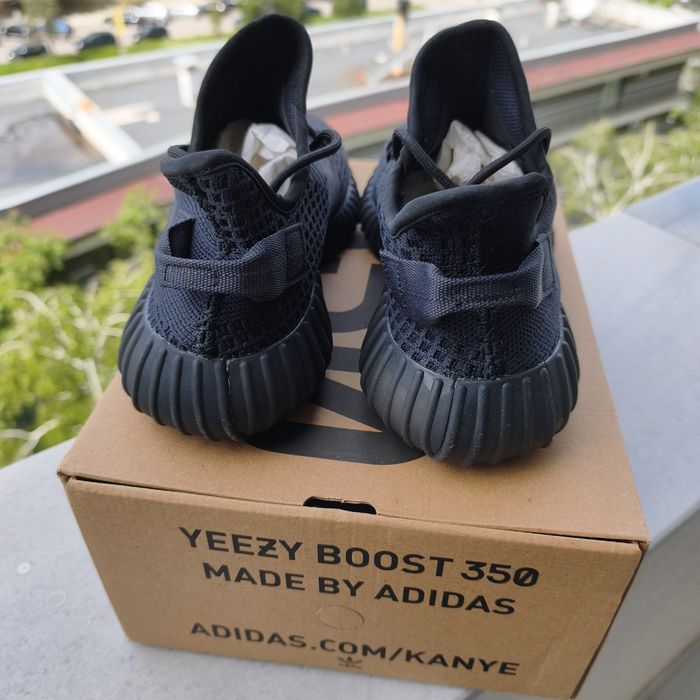 Adidas Yeezy Boost 350 V2  42/44
'ONYX'