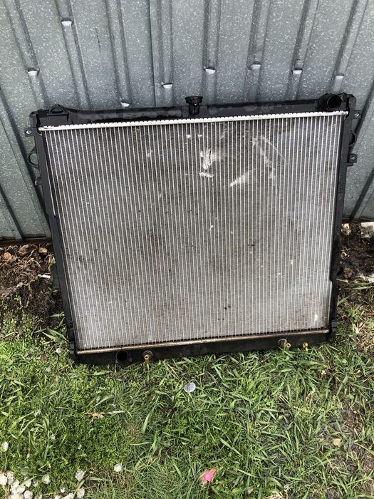 Радиатор на тойота ландкрузер