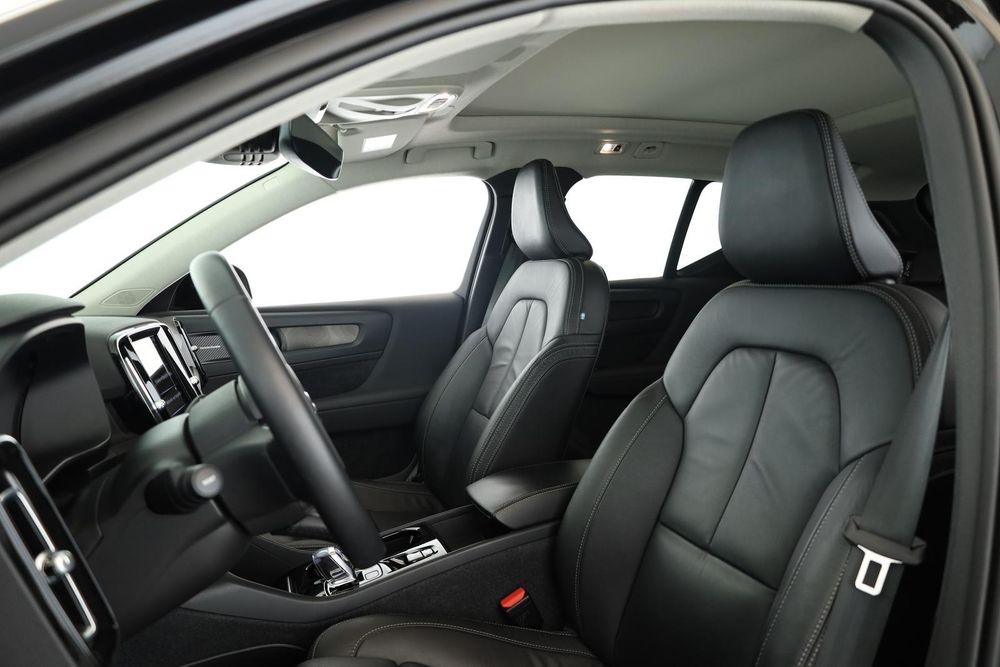 Volvo XC40 Mild Hybrid  - Echipare de top