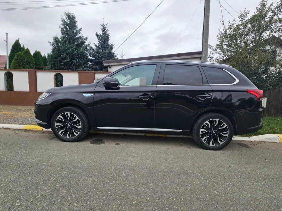 MITSUBISHI Outlander 2016 — imagine 3