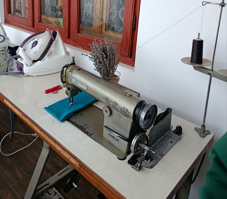 Mașina de cusut industriala