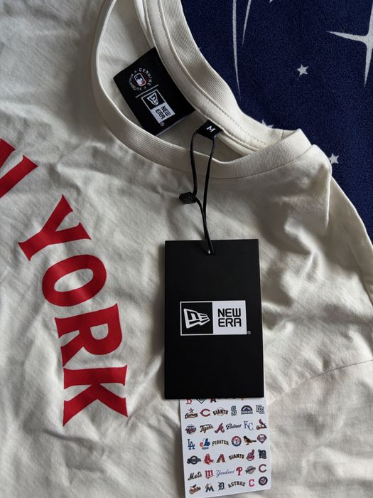 Tricou New Era.