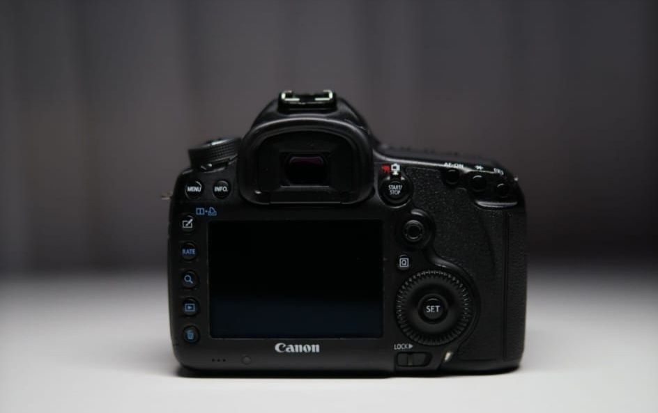 DSLR profesional  full frame Canon 5d mark iii