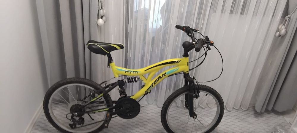 Set mișcare / aer liber: Bicicletă Venti + 2 Trotinete (Oxelo & Pliabilă) + Pennyboard