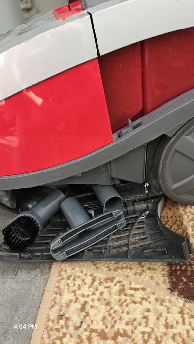 Пылесос Zelmer .