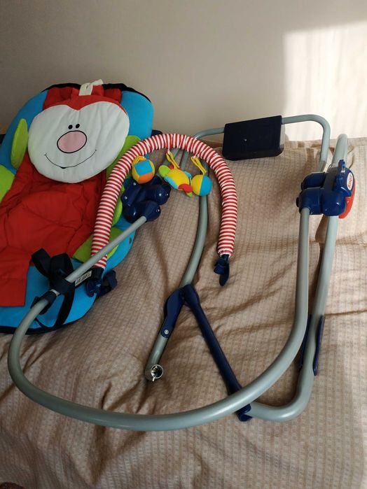 Бебешки музикален шезлонг Чиполино- чисто нов.