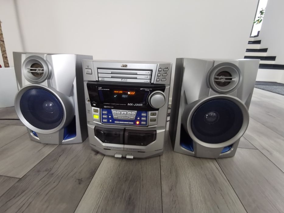 Conbina audio Jvc + boxe sharp