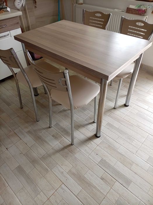 Set masa extensibila bucatarie cu scauneaune