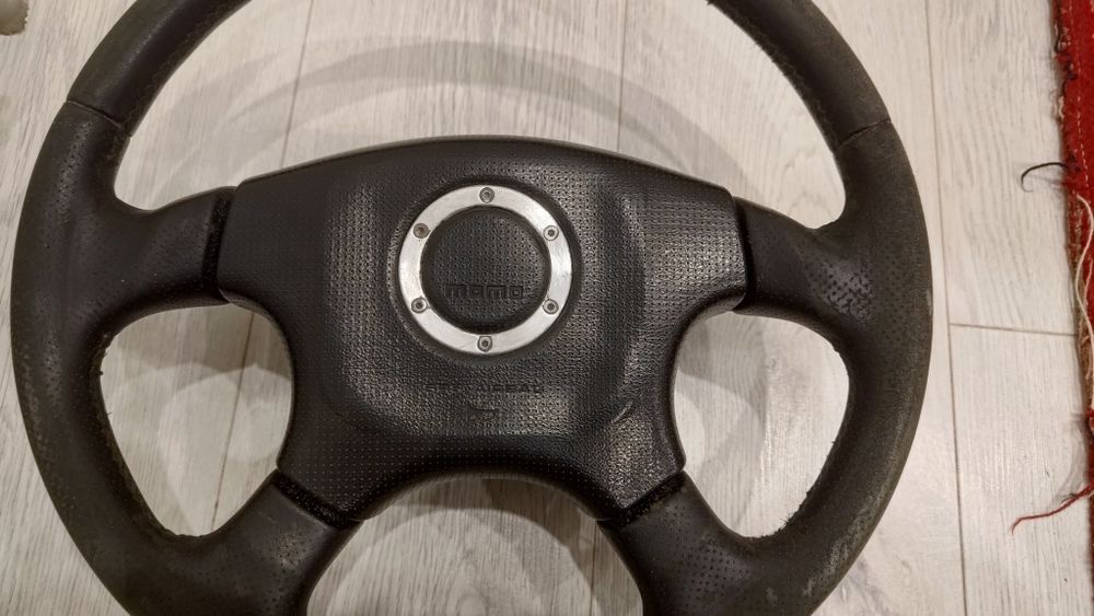 Продам руль и эйрбаг subaru/momo