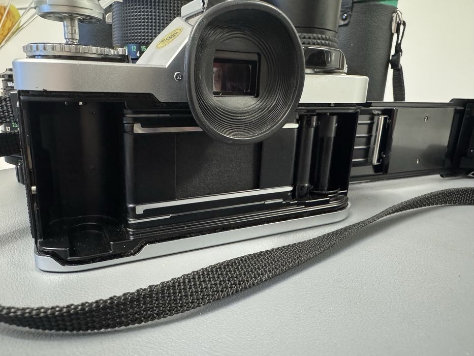 Canon AV-1  stare excelentă kit complet pentru pasionați de film