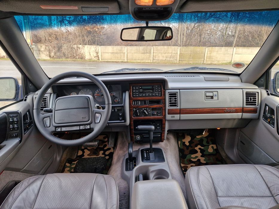 Jeep Grand Cherokee vehicul istoric