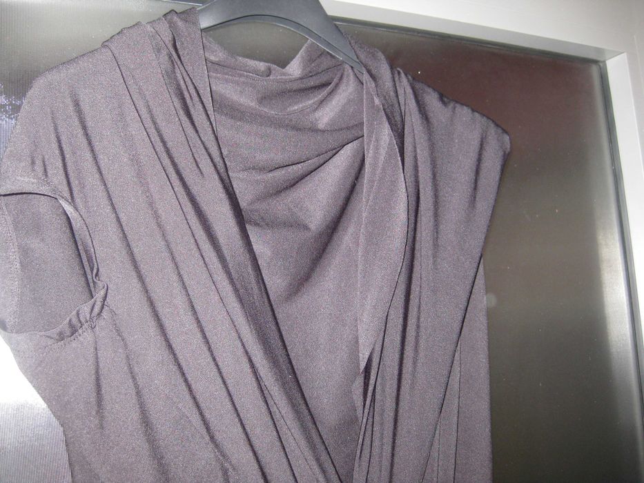 Стилна дълга черна рокля