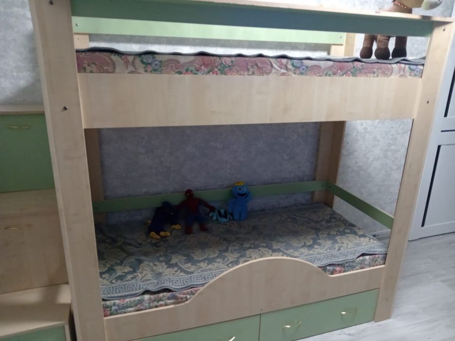 Кровать(двухъярусная)